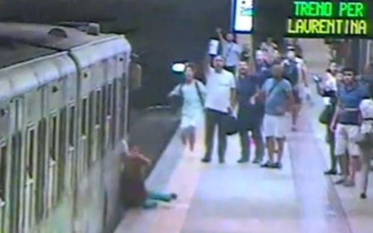 Ιταλία: Γυναίκα σύρθηκε στην αποβάθρα όταν η τσάντα της πιάστηκε στην πόρτα τρένου (βίντεο)